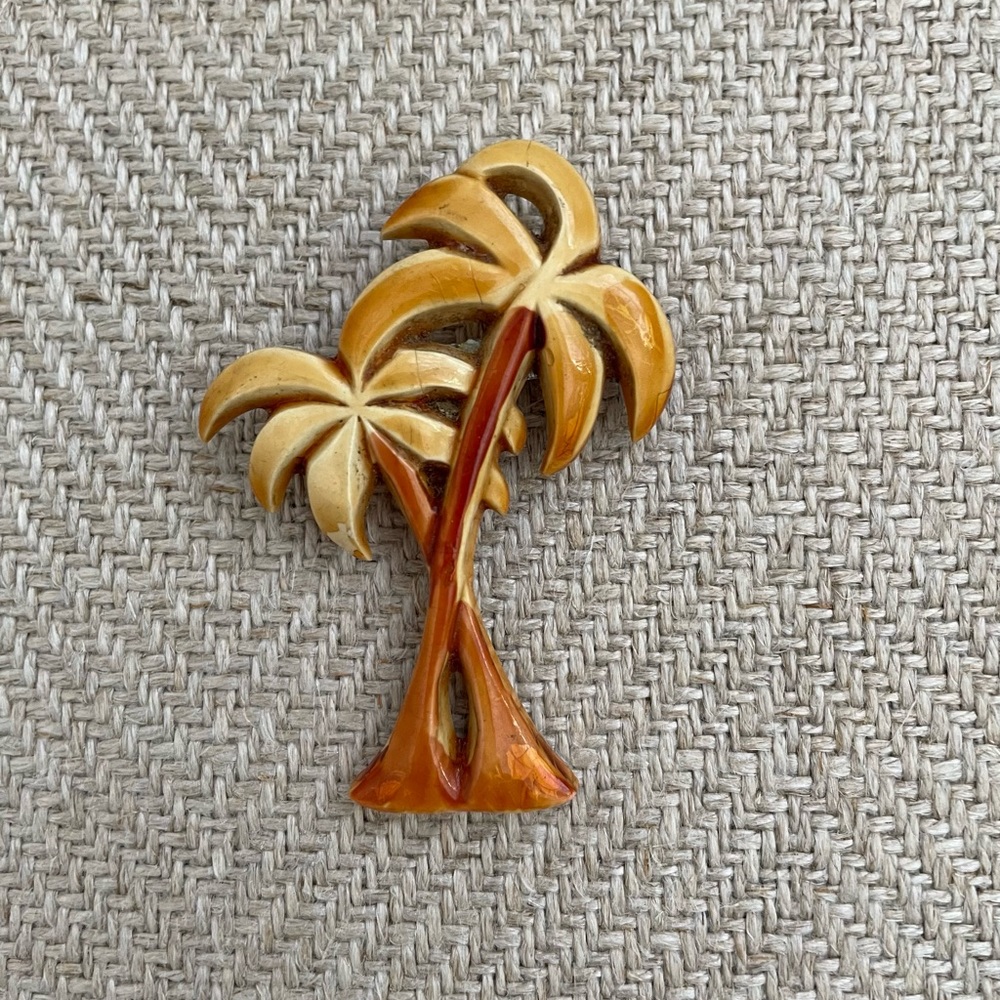 Vintage Brooch Trio - Tropical Theme 🌴🌴 - Picture 3 of 5